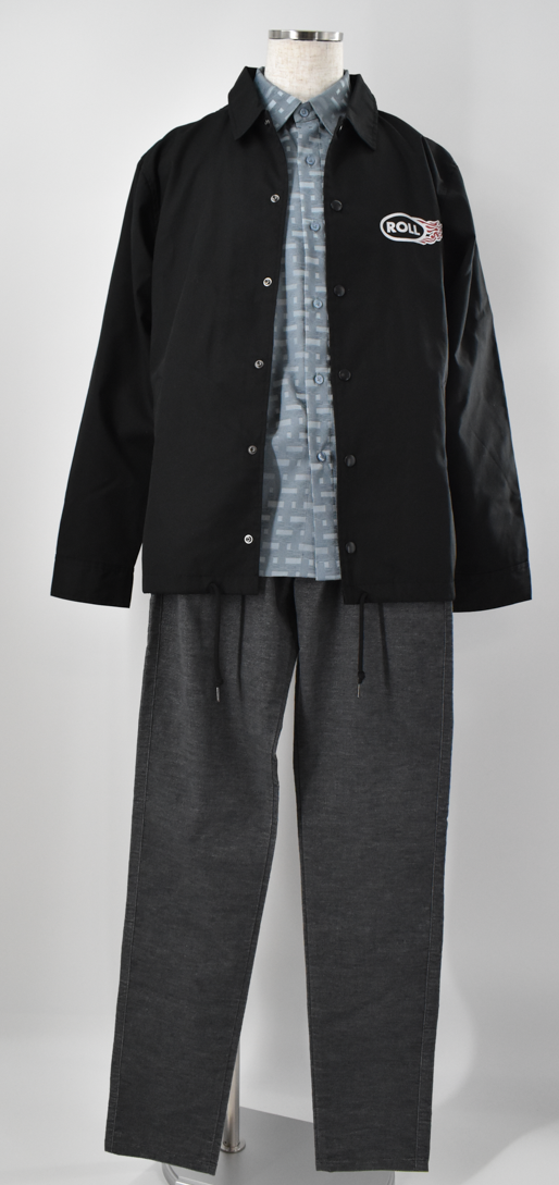 落ち着いたカラーでまとめつつ、個性をしっかりアピールできるコーデに仕上げました。